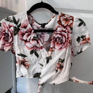 Forever 21 floral wrap crop top tee